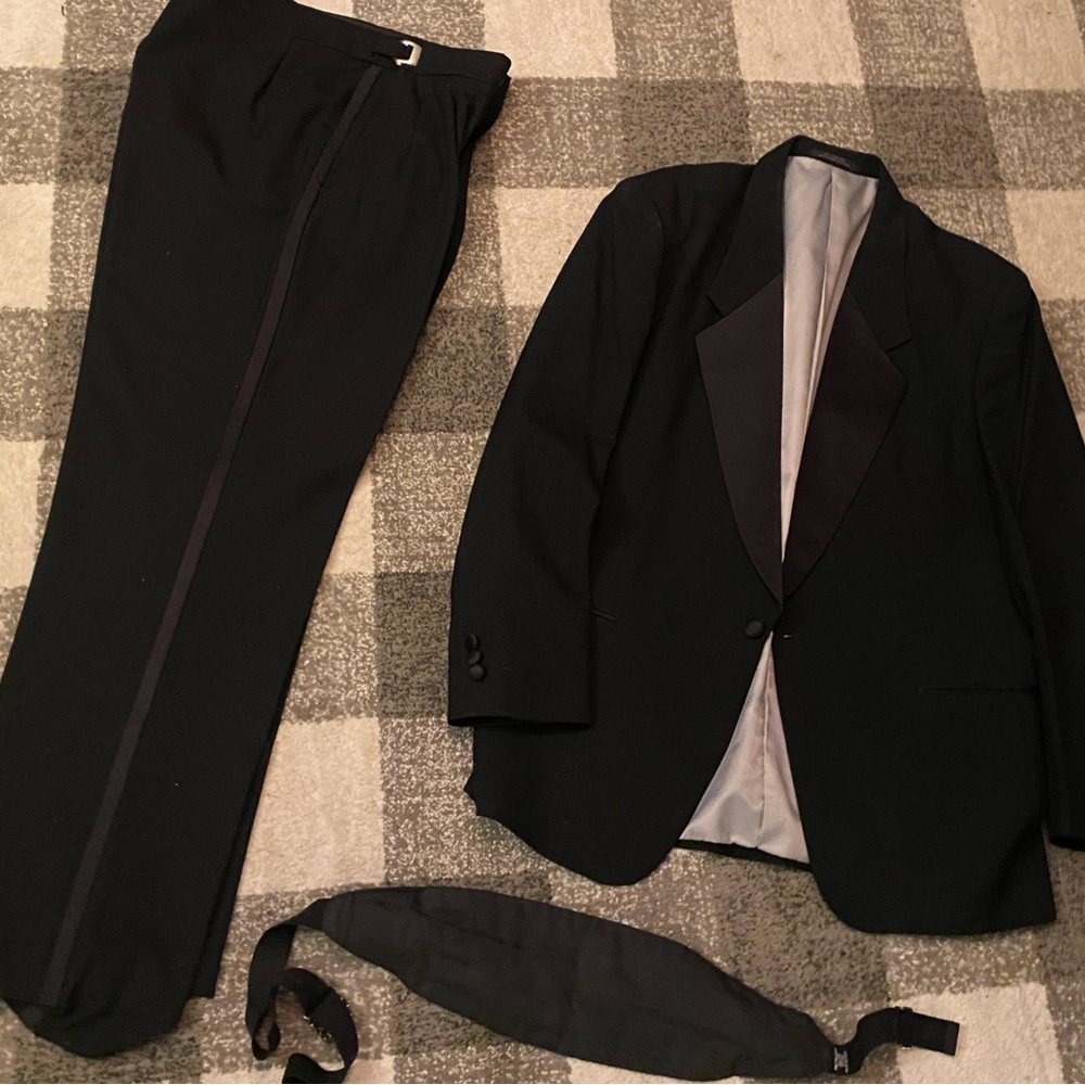 Tuxedo Jacket Pants Cummerbund 3-piece set 44R